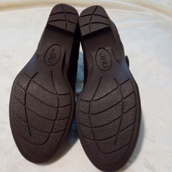 Stylish Brown Leather Loafers for Women - Picture 7 of 8